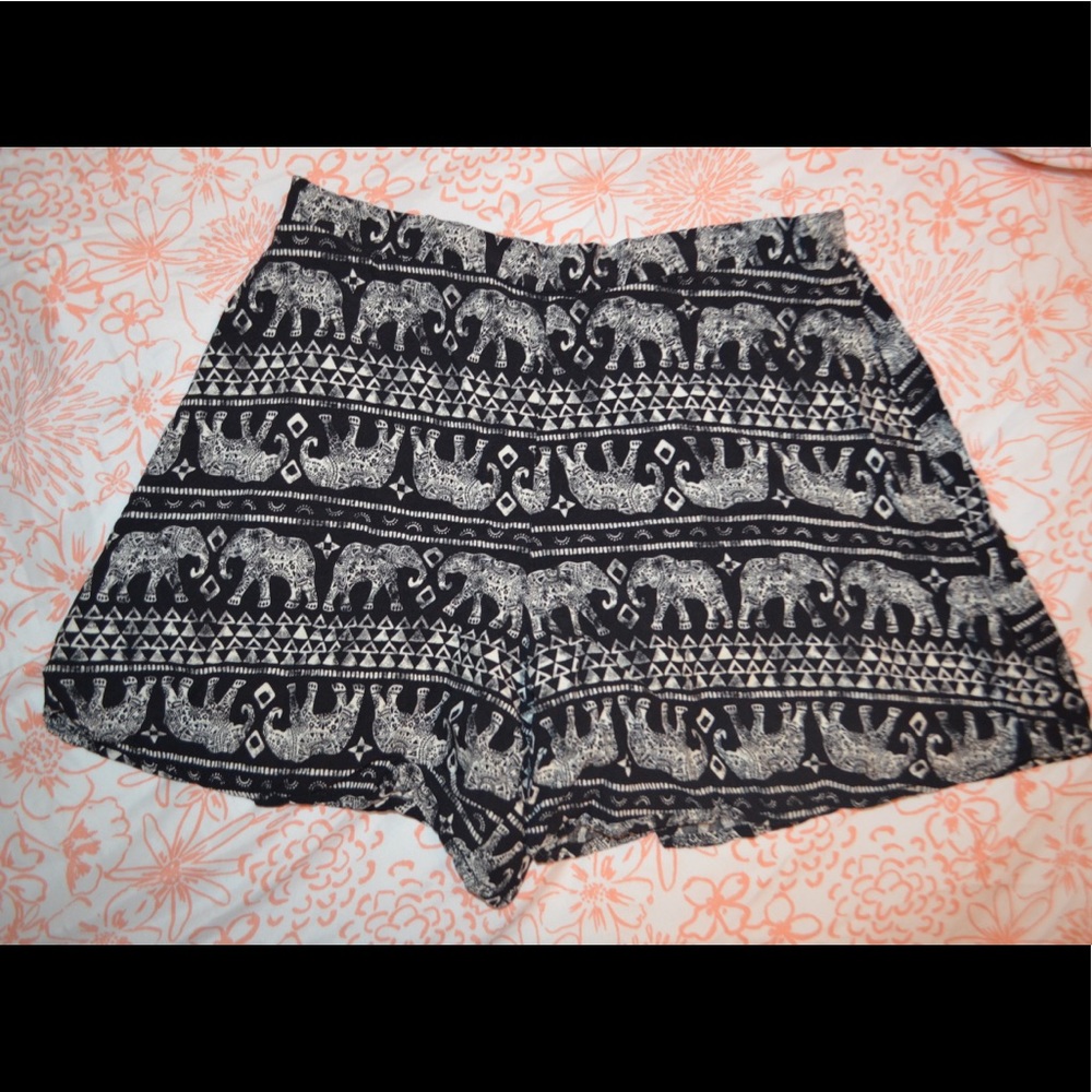 Mudd Elephant Printed Flowy Shorts